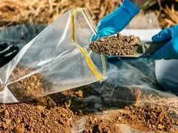 फसल उगाने से पहले करें मिट्टी की जांच, जानिए मिट्टी का नमूना लेते समय किन बातों का रखें ध्यान