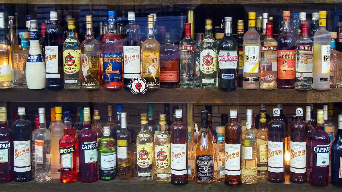 Liquor license: चाहते हैं शराब ठेका खोलना तो जानें आवेदन का तरीका व फीस के बारे में विस्तार से